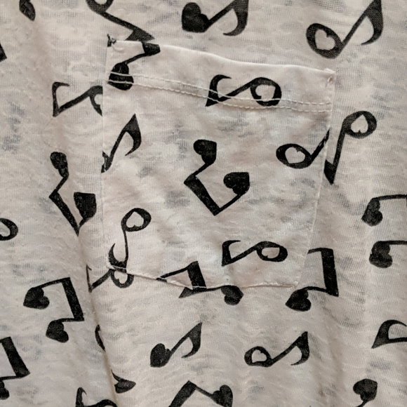 🎵🎶Music Notes T-shirt - Picture 3 of 4